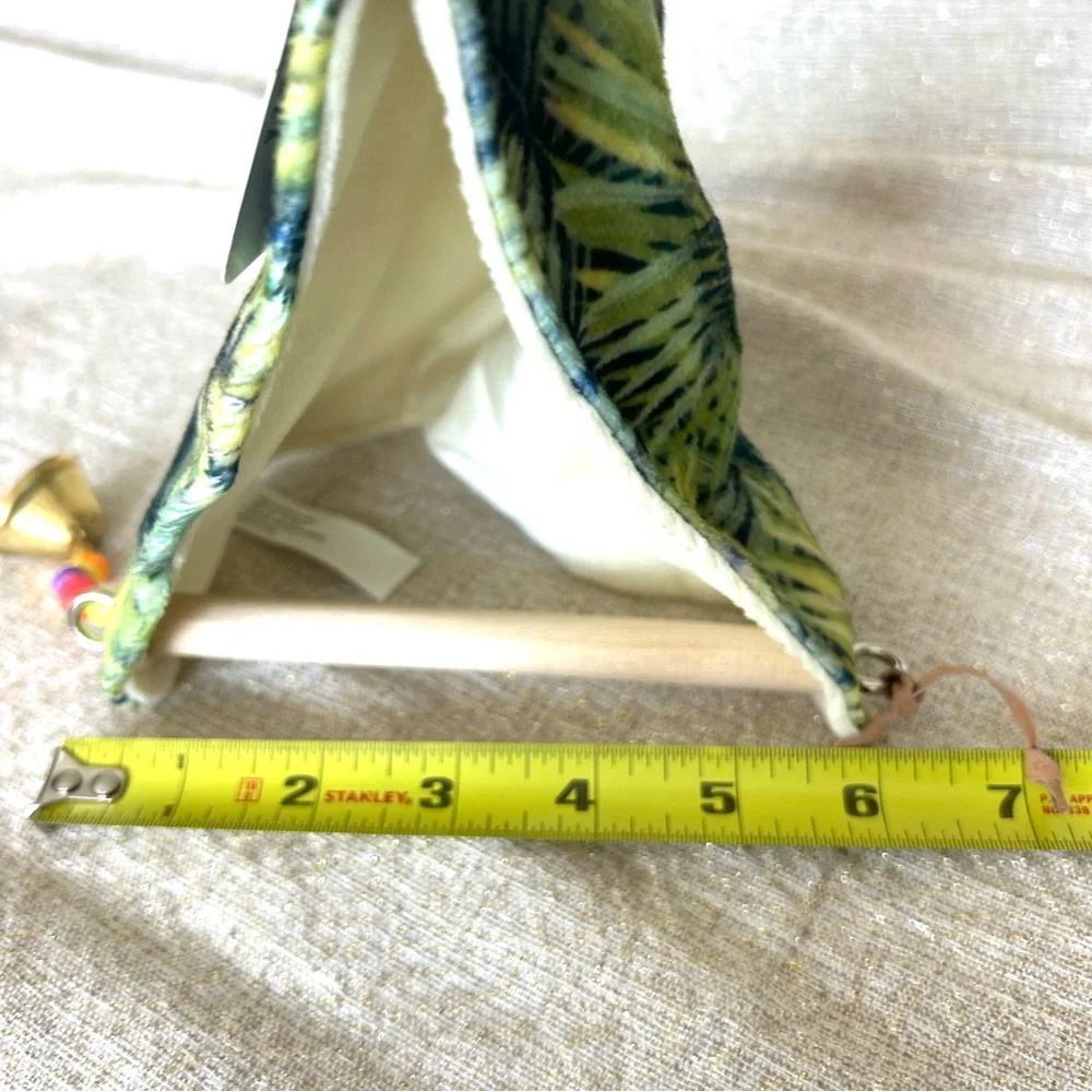 NWT Hut/Tipi Tent Swinging Perch Green Jungle Leaves Pattern with Bell - Picture 5 of 6